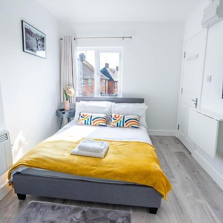 No 01 Small Studio Flat In Aylesbury Town Station Zewnętrze zdjęcie