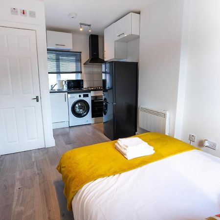 No 01 Small Studio Flat In Aylesbury Town Station Zewnętrze zdjęcie