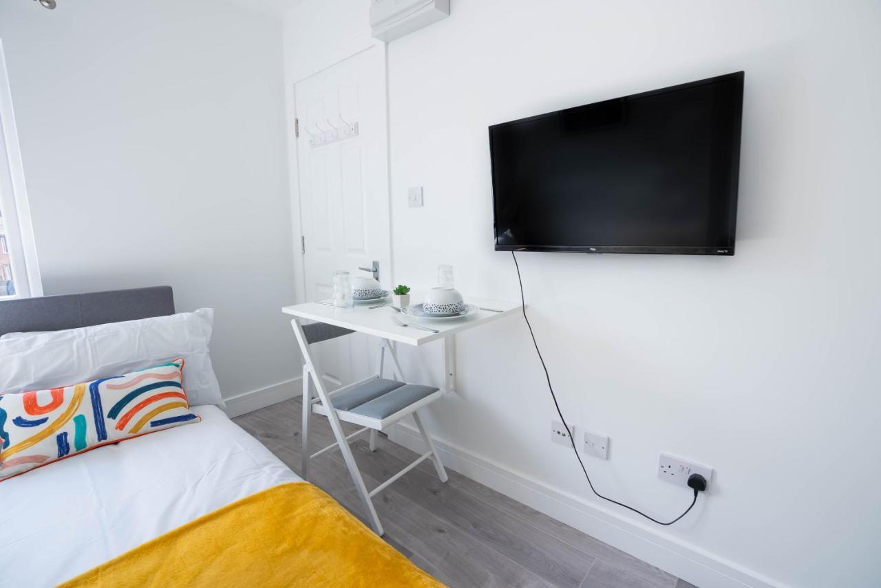 No 01 Small Studio Flat In Aylesbury Town Station Zewnętrze zdjęcie